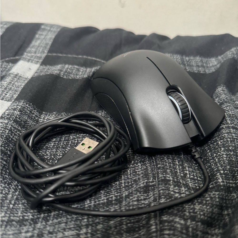 Selling a razer death adder essential